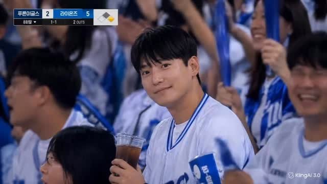 king.godboo 게시물 이미지: 유행은 같이해야지✌️