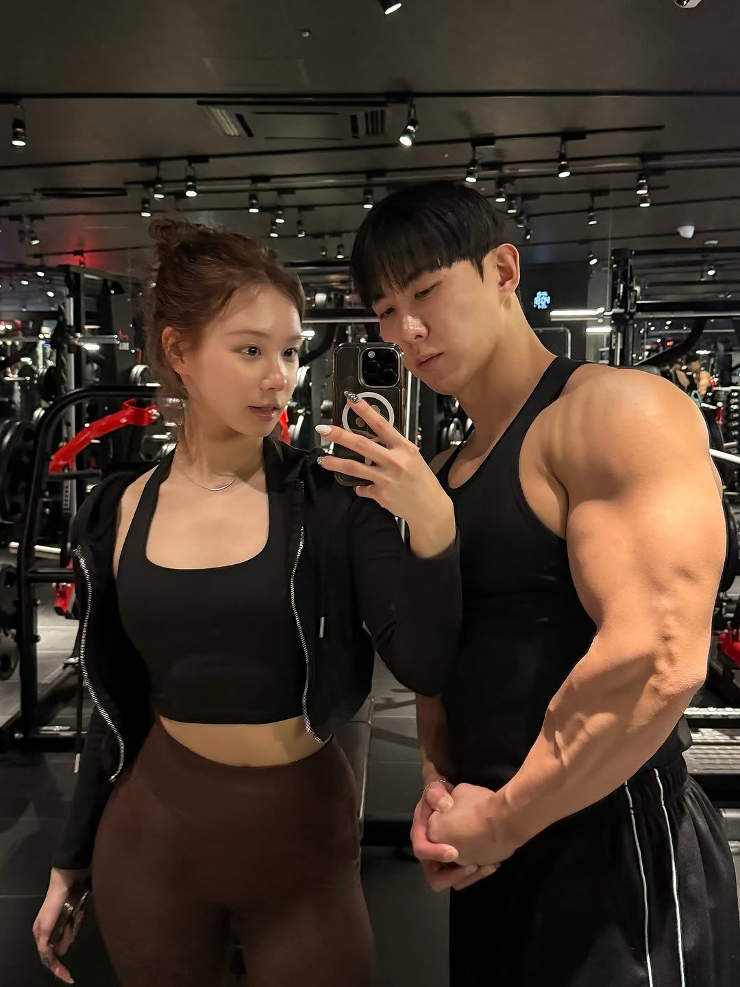 kingyujinyuna 게시물 이미지: 킹유진 요즘 폼@미💥💥

후쿠오카 오자마자 헬스 땡기고
푸파하러 가자