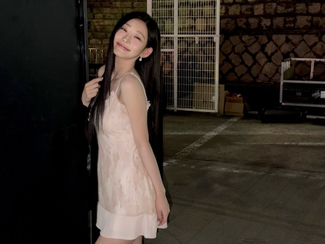 kissoflife_s2 게시물 이미지: summer🫢 

#KISSOFLIFE #키스오브라이프 #KIOF 
#JULIE #쥴리