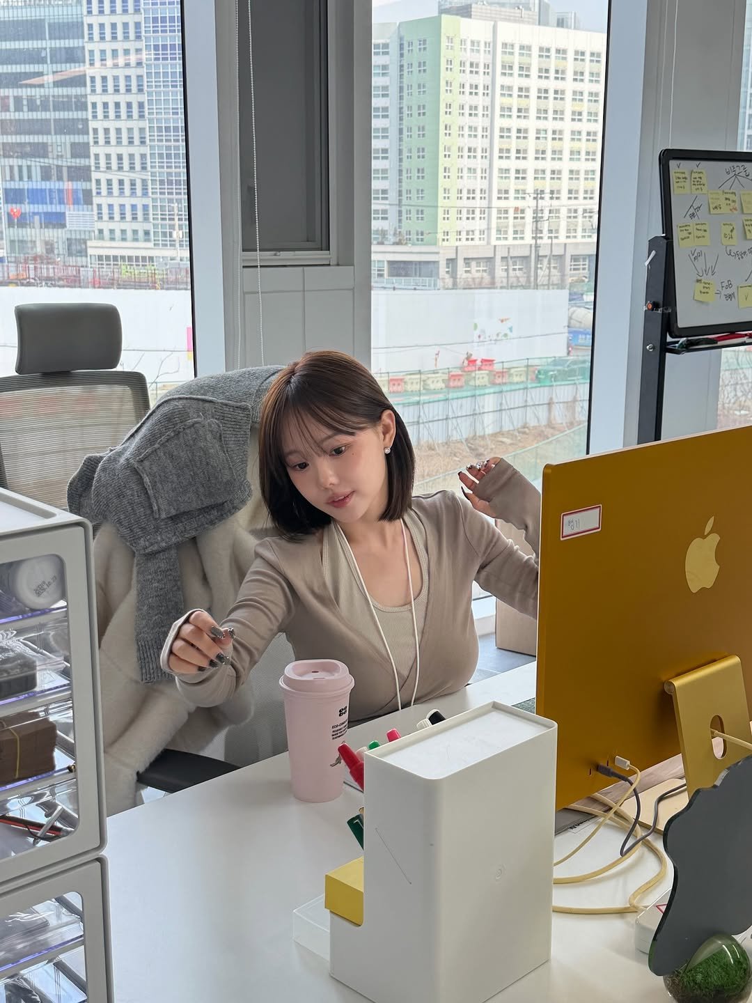 Photo by 홍영기 on February 09, 2026. May be an image of bureau, desk, office and text.