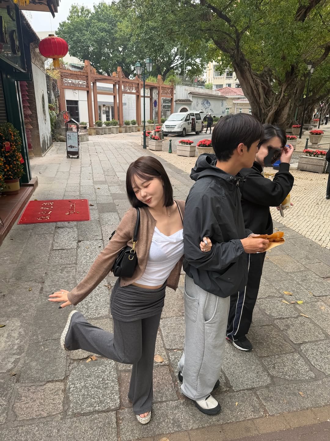 Photo shared by 홍영기 on February 12, 2026 tagging @gnoyeseel. May be an image of one or more people, sweatpants and text.