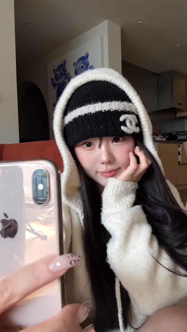 kisy0729 게시물 이미지: 영심이요청으로 요즘하는 메이크업 바로 가지고 와떠요 하하

다들 추석에 예쁘게...