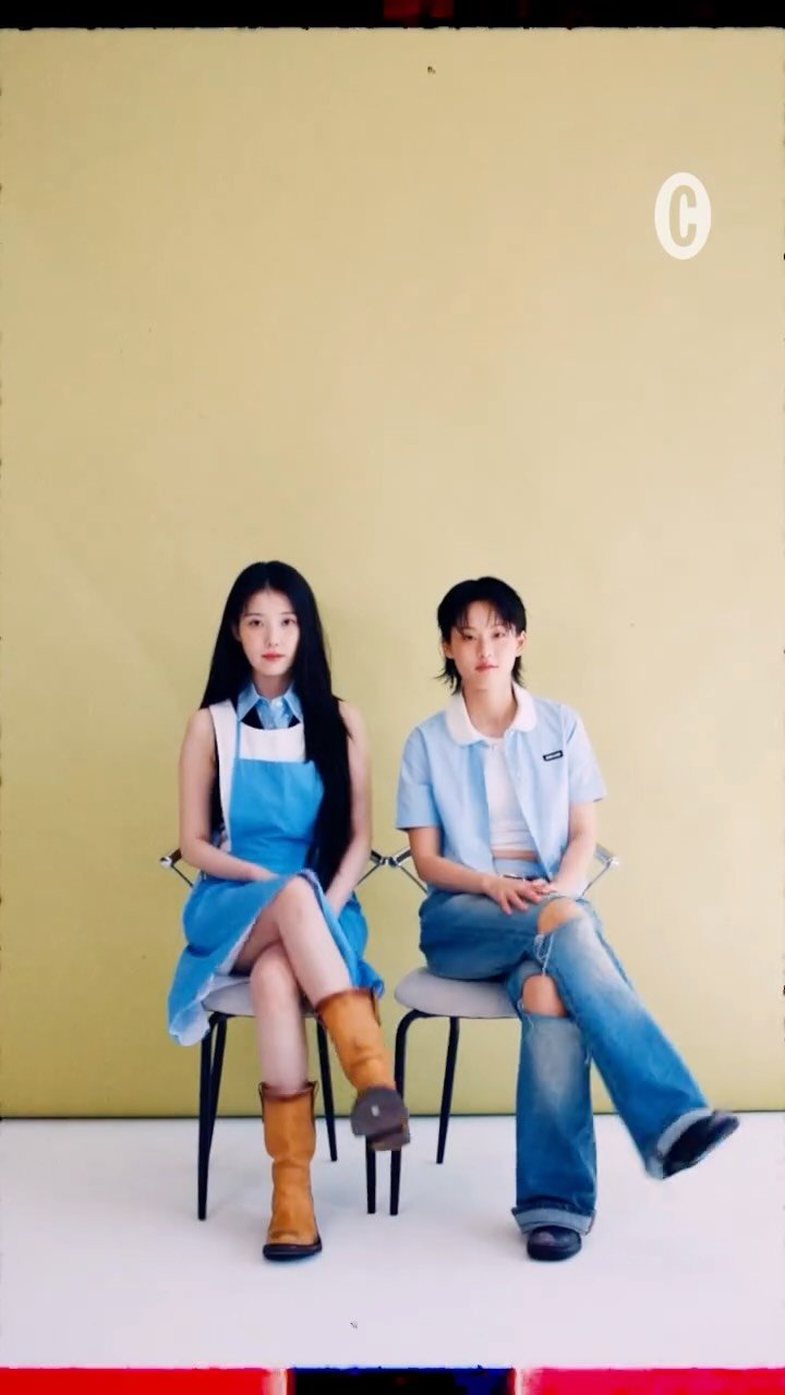 kiteleeflying 게시물 이미지: 아이유랑 이연, 팀 캐슬뷰티가 담긴 카메라 속은 어떤 느낌일까요? 📸 정답! 완전히...
