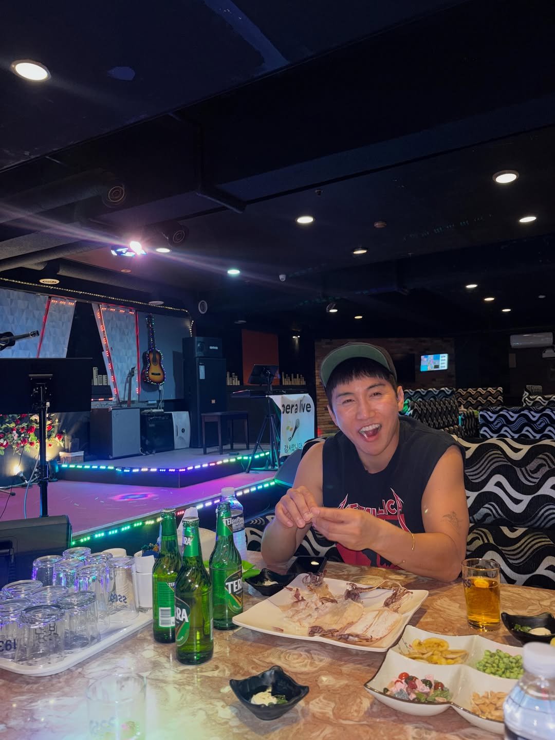 kkachi99 게시물 이미지: 6월 20일 여기서 콘서트 할까 생각즁입니다
욕심인거 알지만 그래두 자꾸만 맘이...