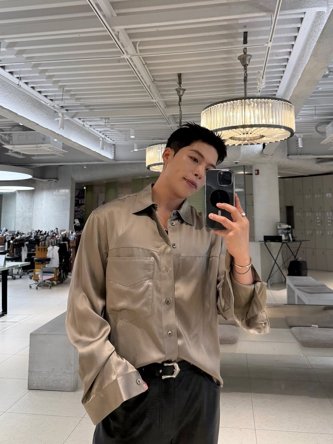 Photo by Daeheon Kang on August 01, 2025. May be a selfie of 1 person, hair, bolo tie, mirror and text.