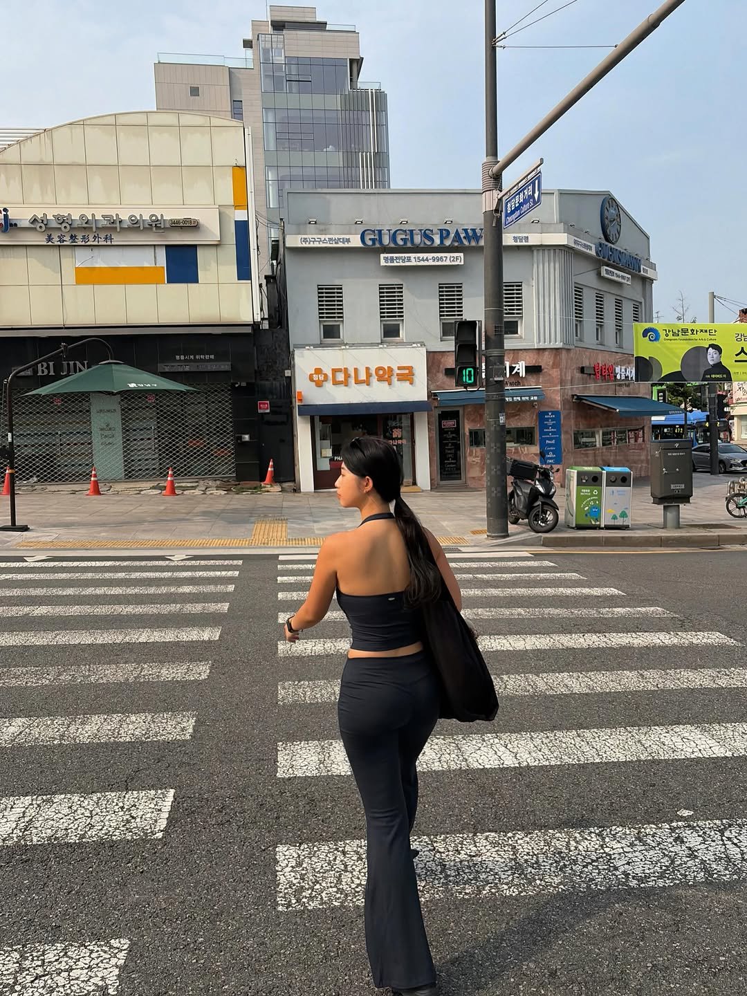 kkang_wooni 게시물 이미지: 오늘 아침 운동하고 나왔다가 후덥지근한 날씨에 
짜증이 슥 올라와 남의편에게...