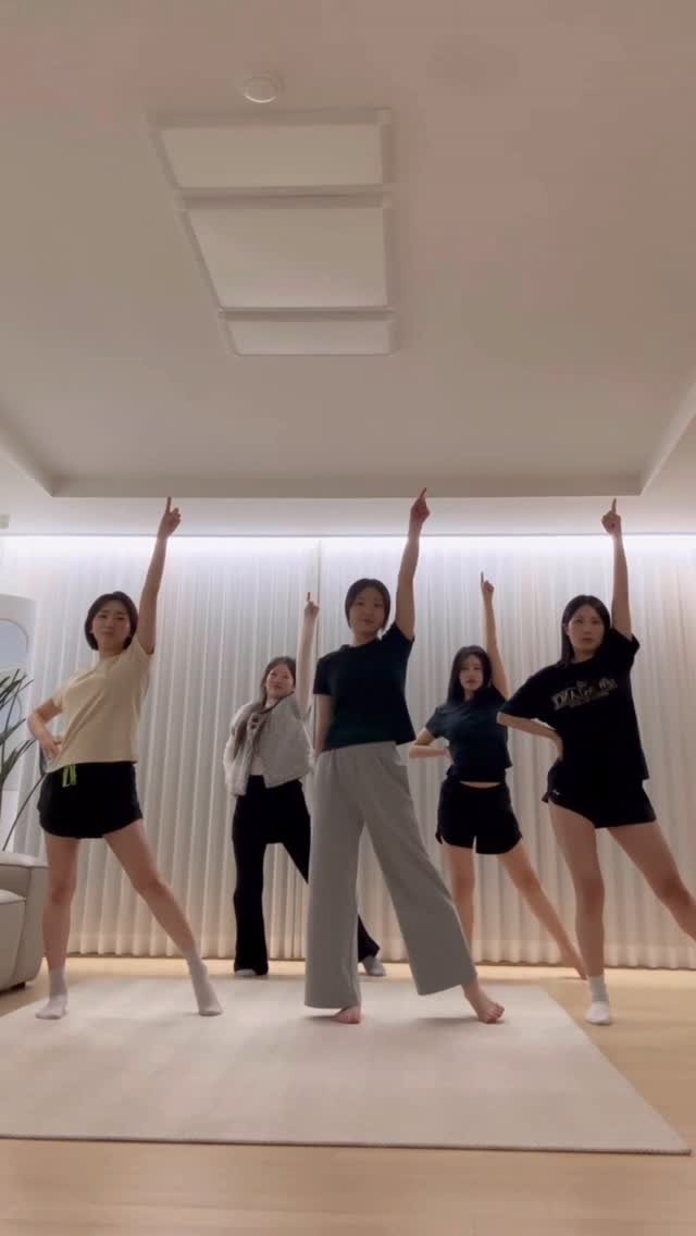 kkuuyoi 게시물 이미지: 내친구 결혼 축하한다!!!!!!!!
(부끄러워서 언제 내릴지 모름)