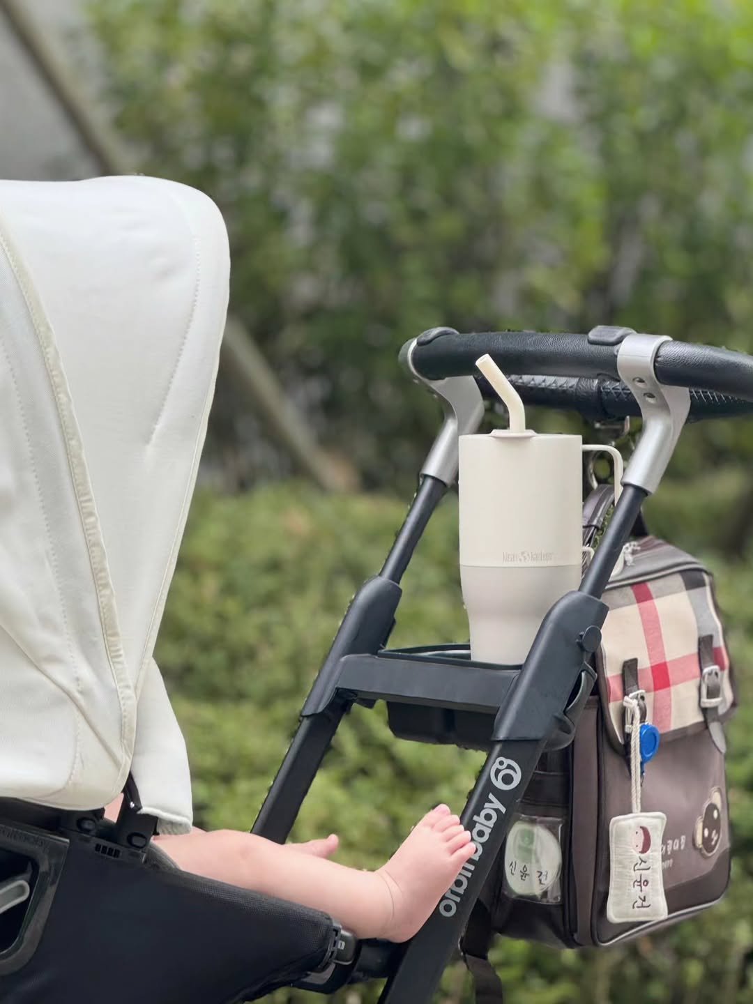 kleankanteen_kr 게시물 이미지: 가족과 식사할 때,
시원한 음료를 오래 즐기고 싶을 때.

아이와 산책을 나가
잠시...