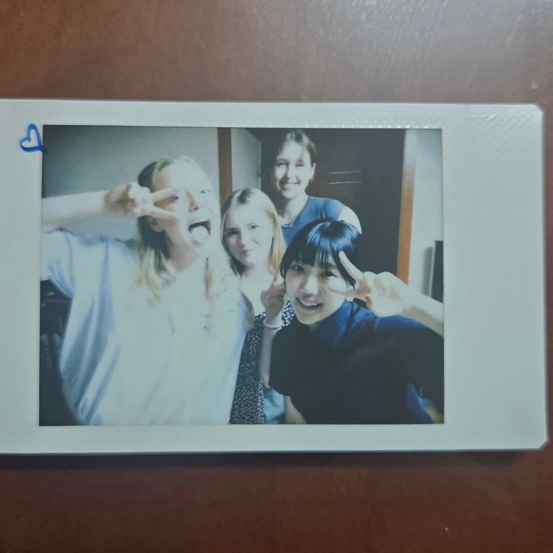 Photo by #쉼과나눔 #금화규 #씨앗이새싹에게 on July 31, 2025. May be an image of 3 people, bangs, polaroid and text.