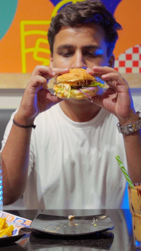 kns_pune 게시물 이미지: Bite it. Love it. Forget everything else....