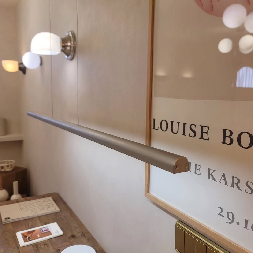 Photo by 디자인조명 코램프 on February 04, 2025.