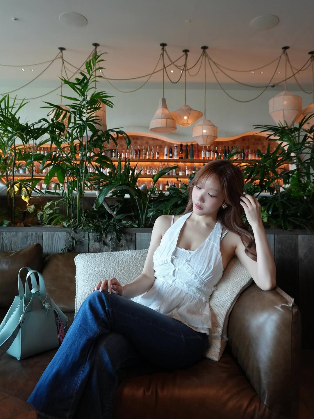 Photo by 小宵こなん / Konan Koyoi on April 18, 2026. May be an image of one or more people, hair, sofa and text.