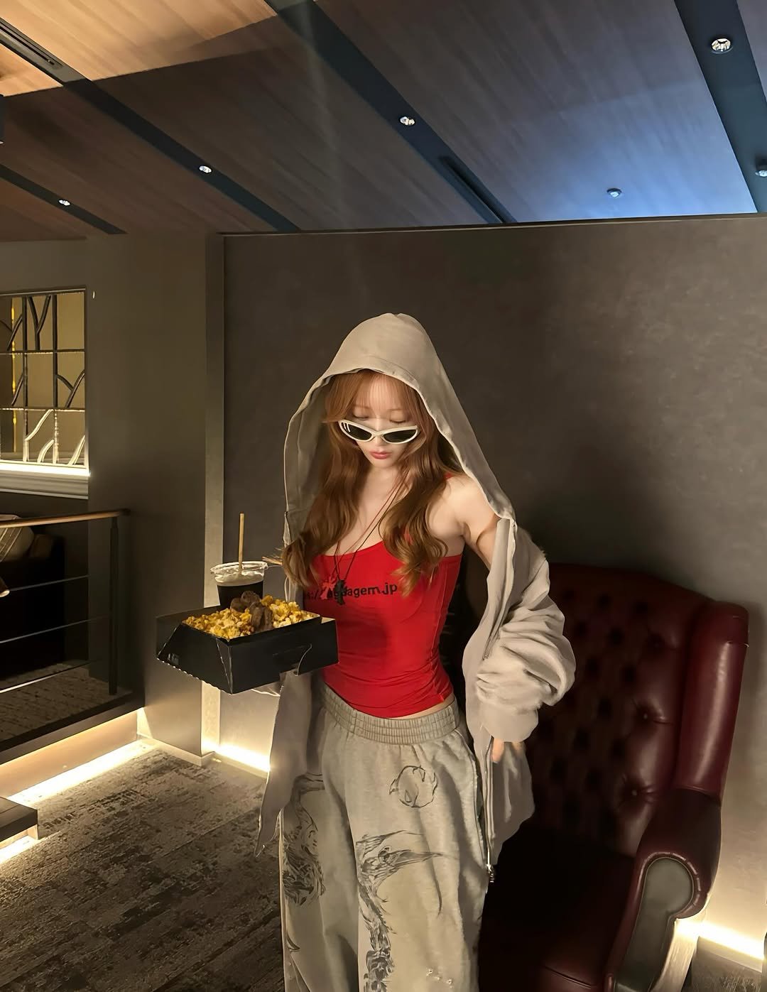 Photo by 小宵こなん / Konan Koyoi on February 09, 2026. May be an image of cloak, costume and text.