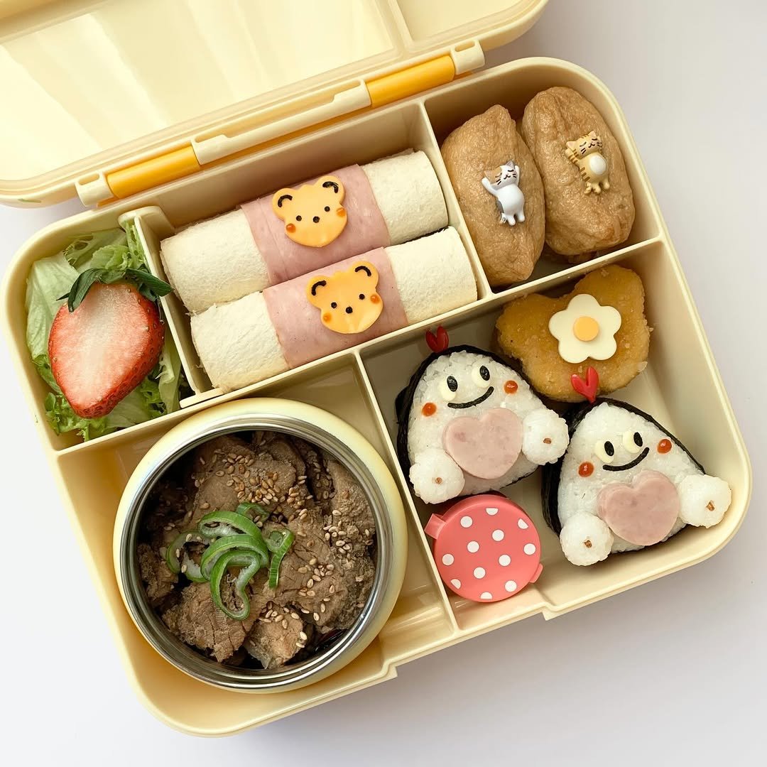 Photo by 콩콩도시락💛@kongkong2_kim on February 04, 2026. May be an image of sandwich and text.