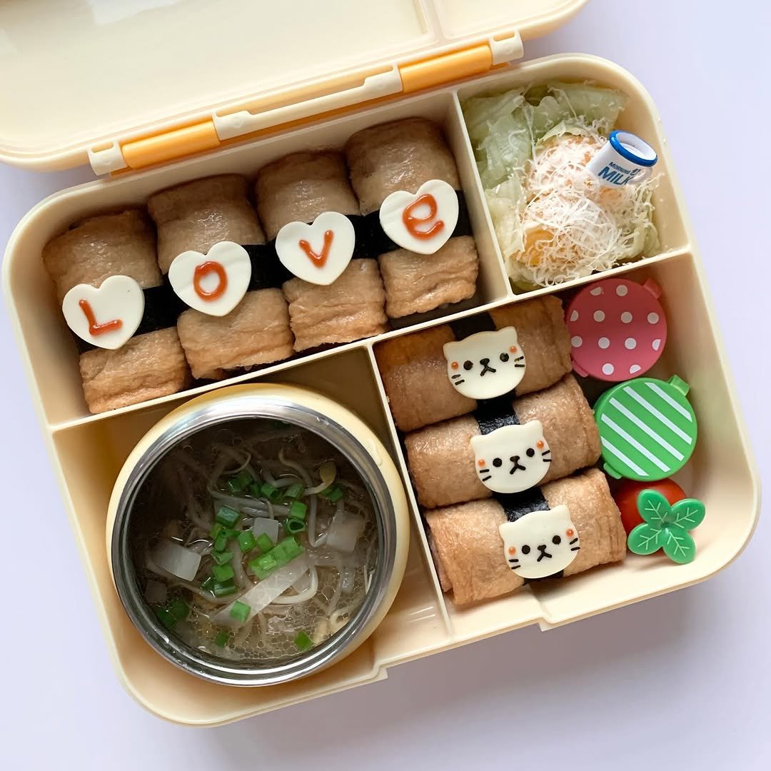 Photo by 콩콩도시락💛@kongkong2_kim on November 11, 2025. May be an image of sandwich, rice and text.