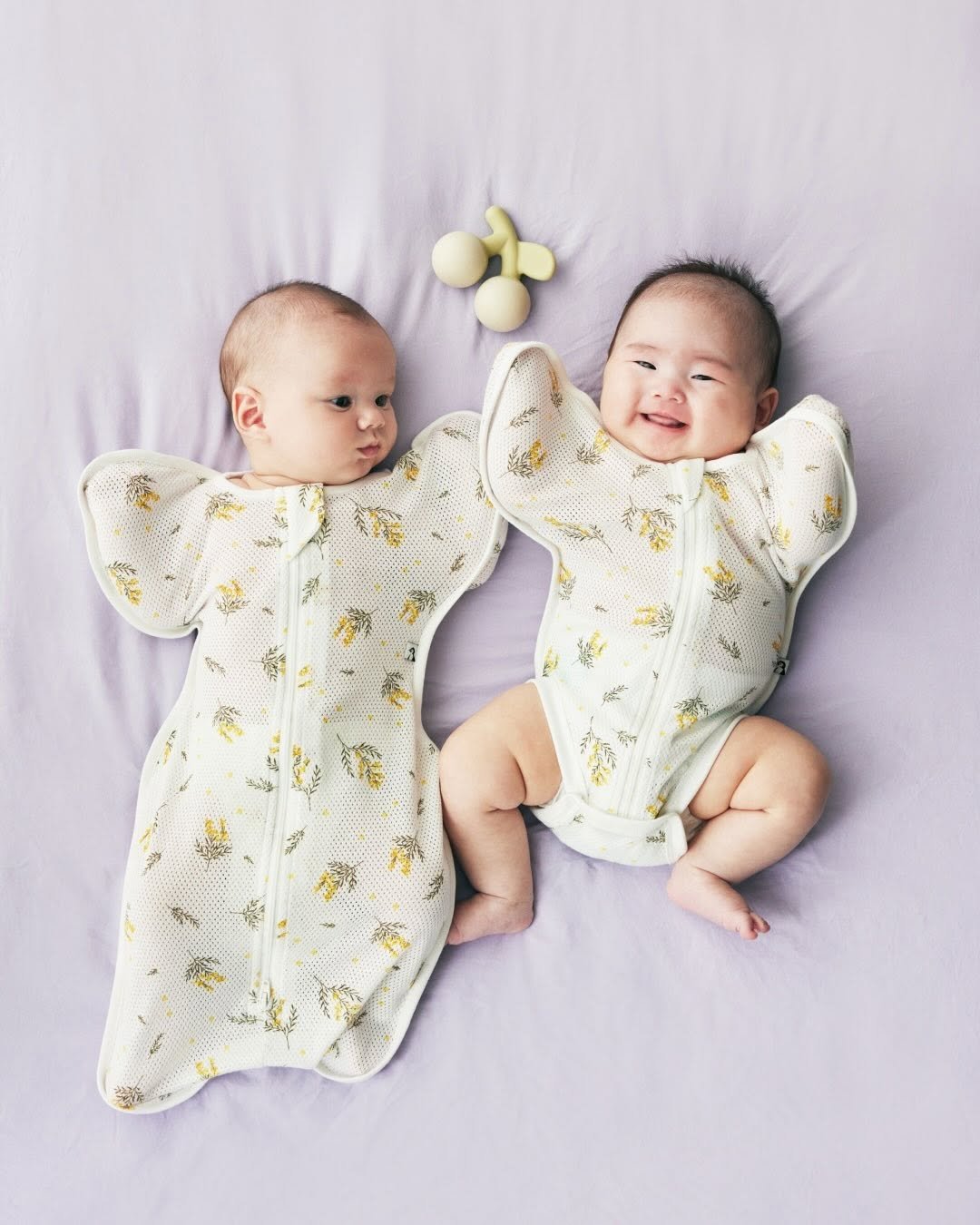 konny_kr 게시물 이미지: 📢 왔습니다 왔어요, 코니의 여름속싸개!

짧은 두 팔을 번쩍 들고 자는...