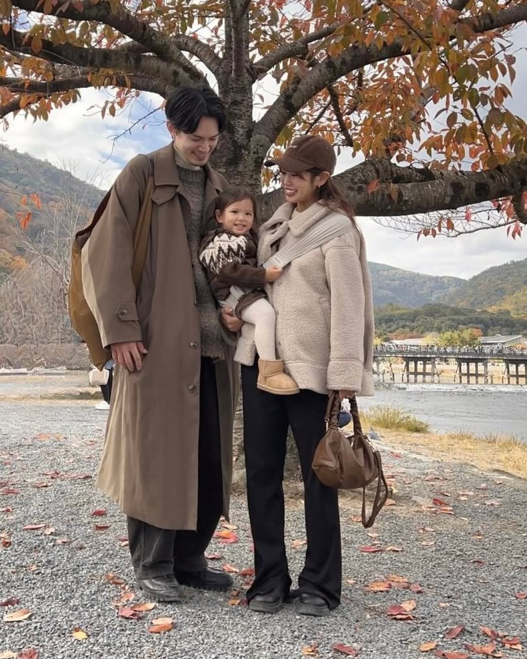 Photo by Konny l 코니 on December 09, 2025. May be an image of baby, duffle coat and overcoat.