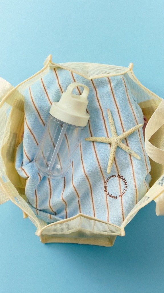 konny_kr 게시물 이미지: 물놀이 갈 때 챙길 게 참 많죠😇
수영복, 타올, 물놀이 장난감, 로션, 간식,...