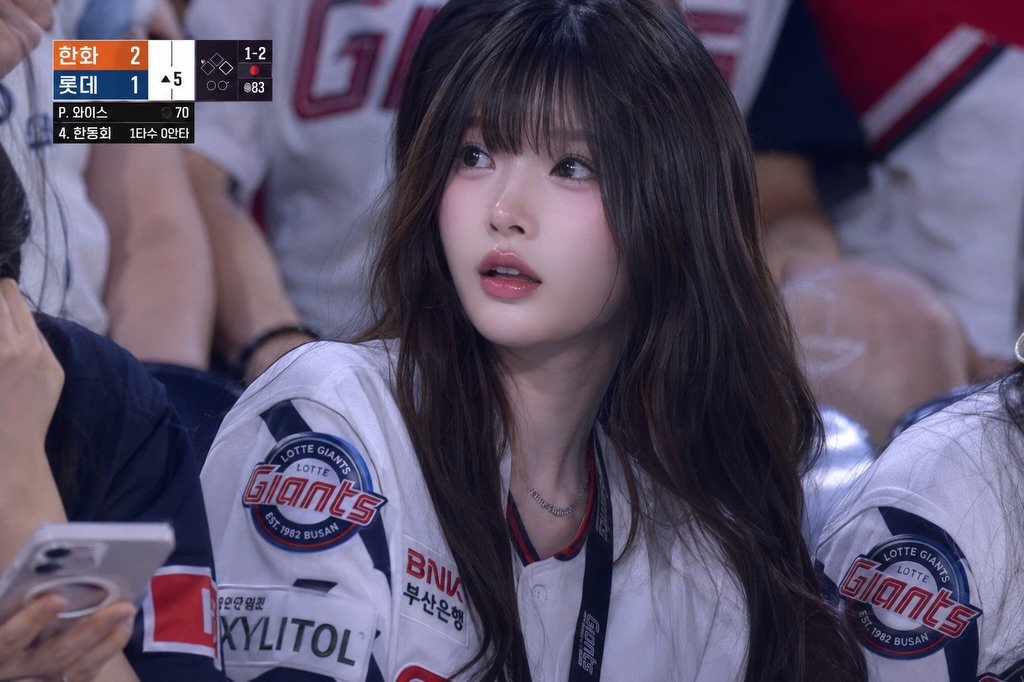 konon__official 게시물 이미지: 野球観戦⚾️‪𓂃 𓈒𓏸
ぽか−んて口開いてるところは一緒

#야구ai프롬포트