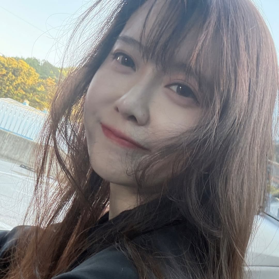 kookoo900 게시물 이미지: 오늘은 TV홈쇼핑 신인으로 데뷔를 해요. 18톤윙에 어마어마한 물량을 싣고...