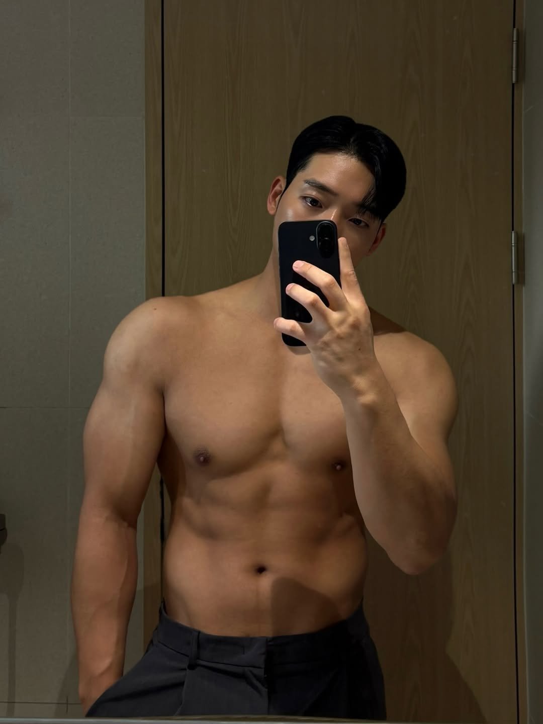koooo_c 게시물 이미지: #다이어트 
좀 빼긴 해야겠네