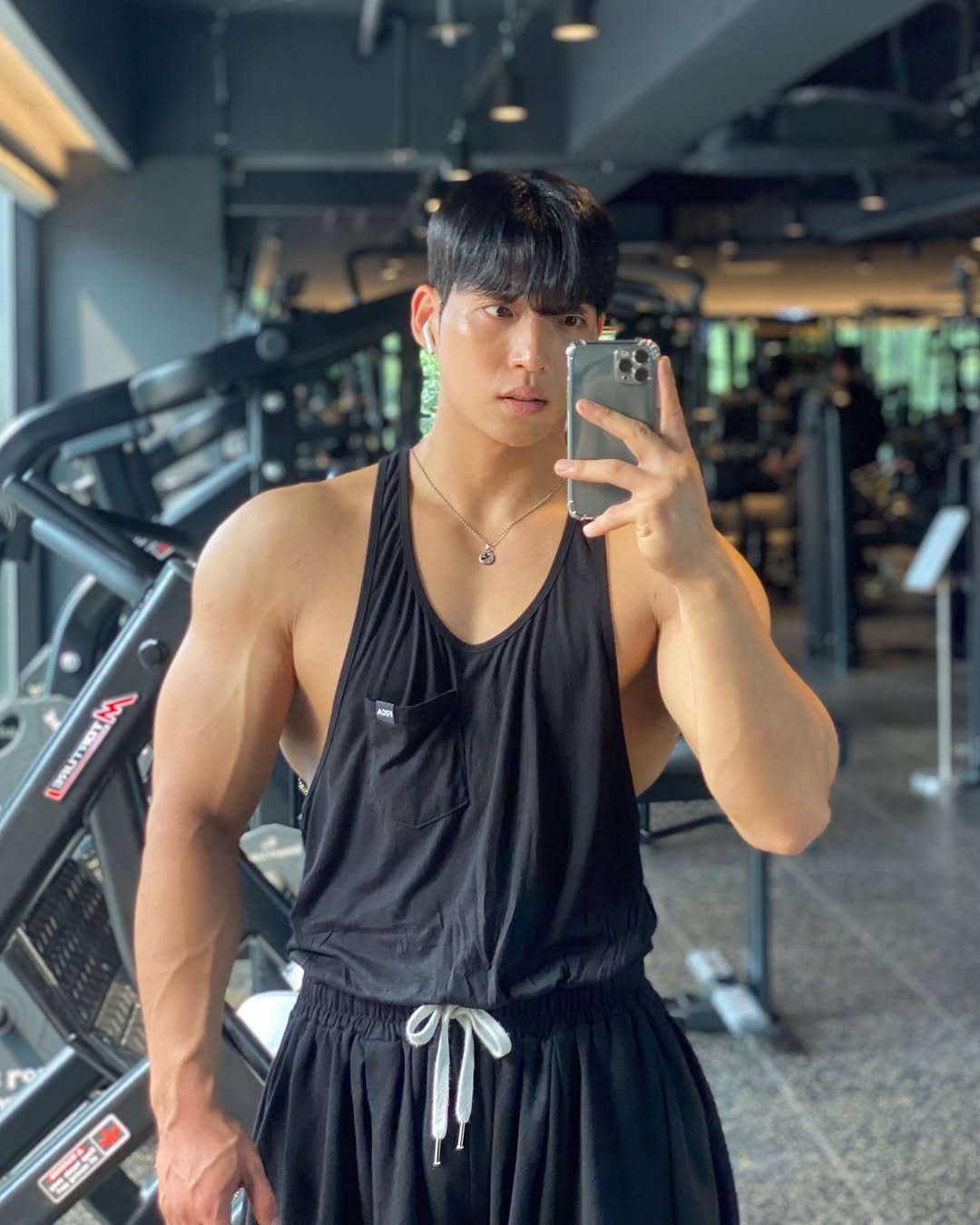 koooo_c 게시물 이미지: 안녕하세요 여러분 구영창입니다 🫡
다들 무탈하게 득근하고 계신가요?

여러분에게도...