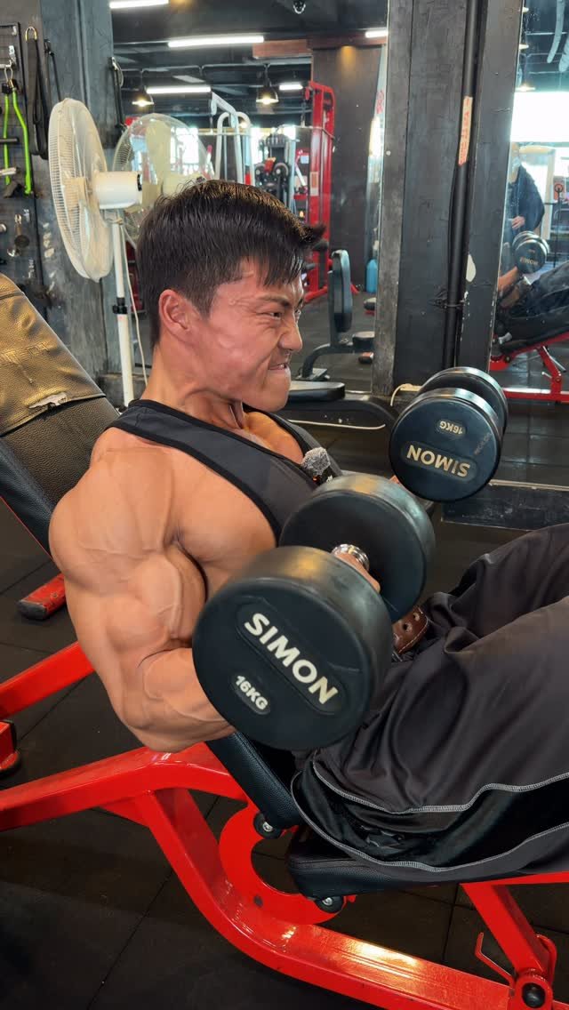 korean_hercules_ 게시물 이미지: 🔥정진🔥

팔도 대근육🦾💥

고통스러운 훈련 뒤에 오는 성취감은 정말 달다.
내가...