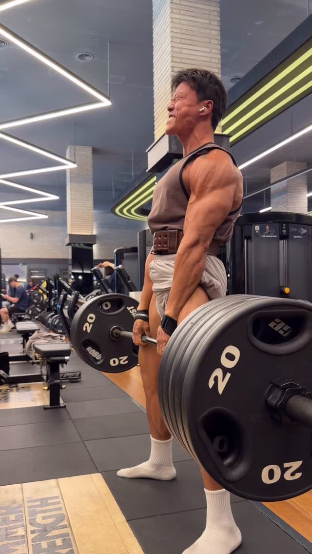korean_hercules_ 게시물 이미지: 🔥정진🔥

Dead Lift 220kg ( 네거티브 )

후면 사슬 강화...