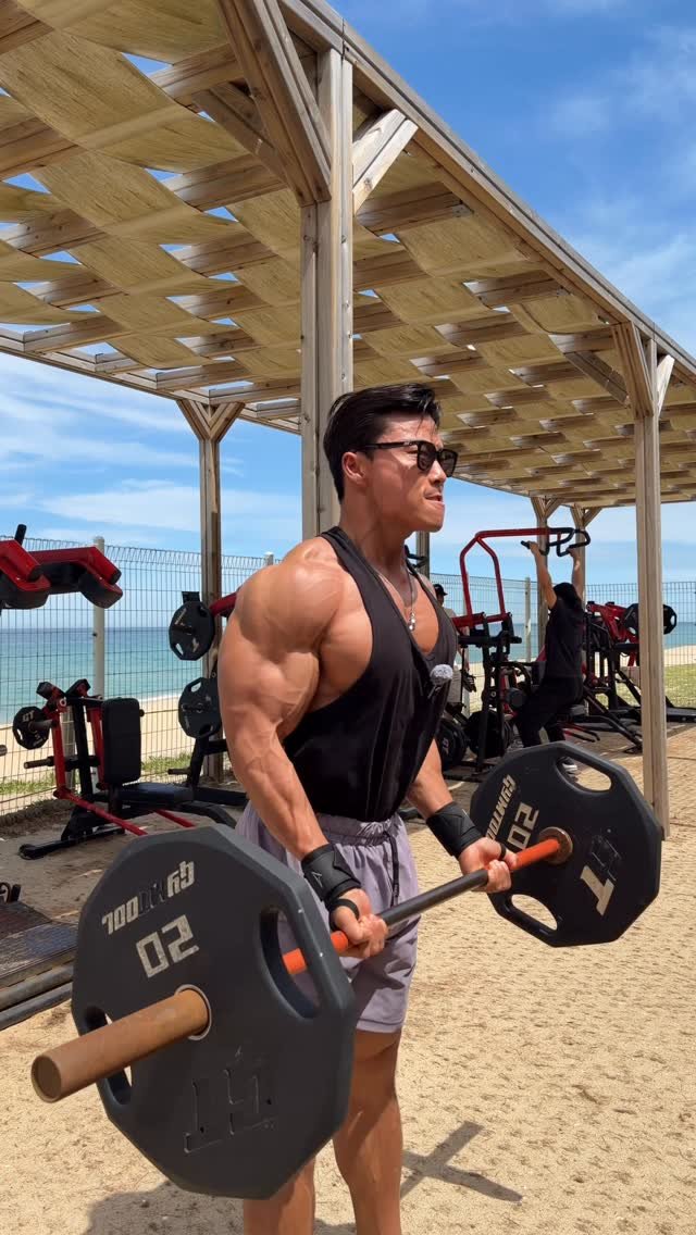 korean_hercules_ 게시물 이미지: 🔥정진🔥

비타민D 온몸으로 받고
강도 높은 훈련으로 뽑아내기💥💥💥

컨디션은...