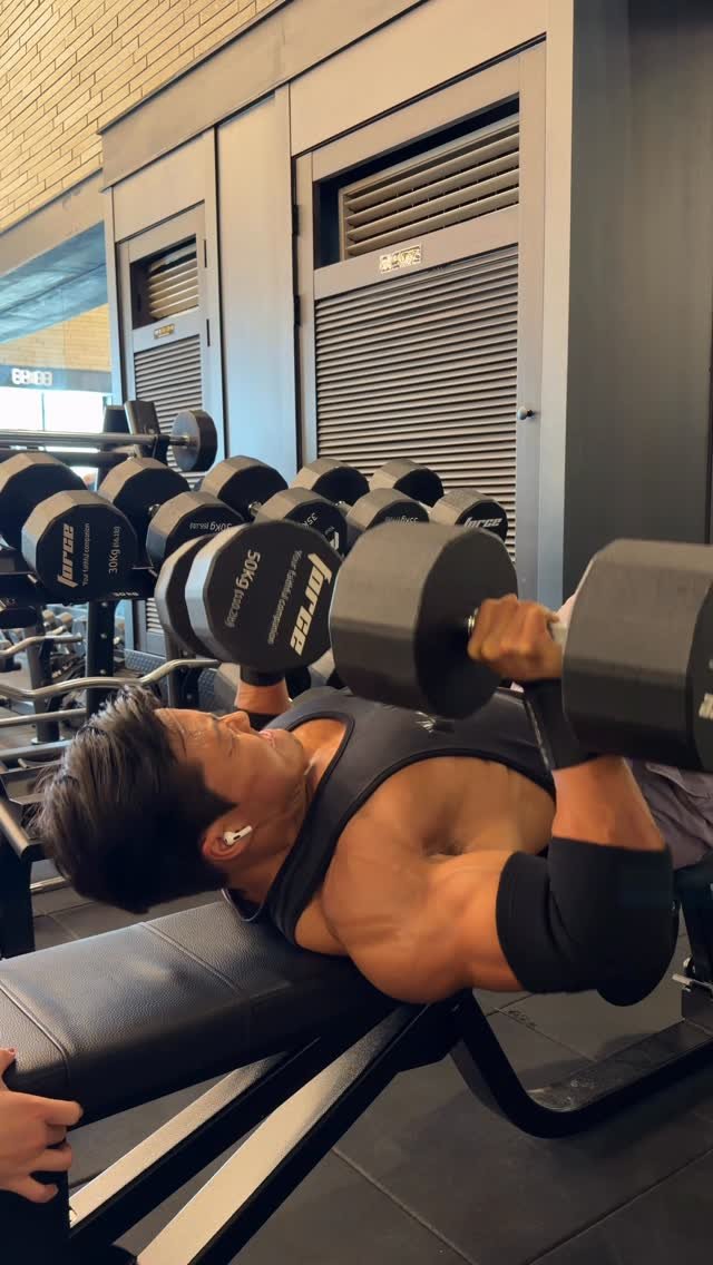 korean_hercules_ 게시물 이미지: 🔥정진🔥

Dumbell Press 50kg

본분에 충실💥💥💥

몸을 만드는 과정...