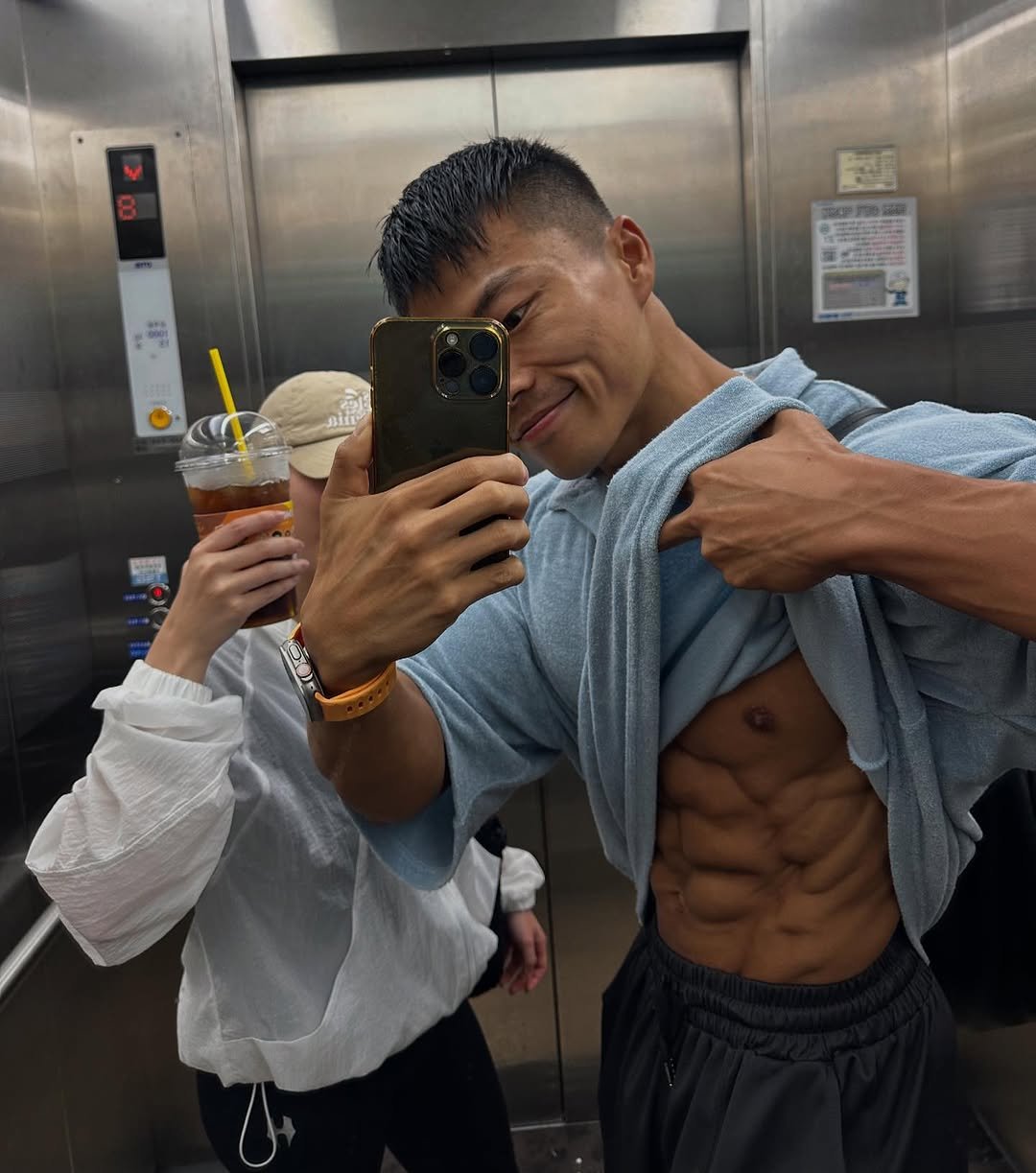 Photo shared by 코리안헤라클레스 이용승🇰🇷 on September 21, 2025 tagging @_yebbod. May be a selfie of 1 person, biceps, body building, sweatpants and text.