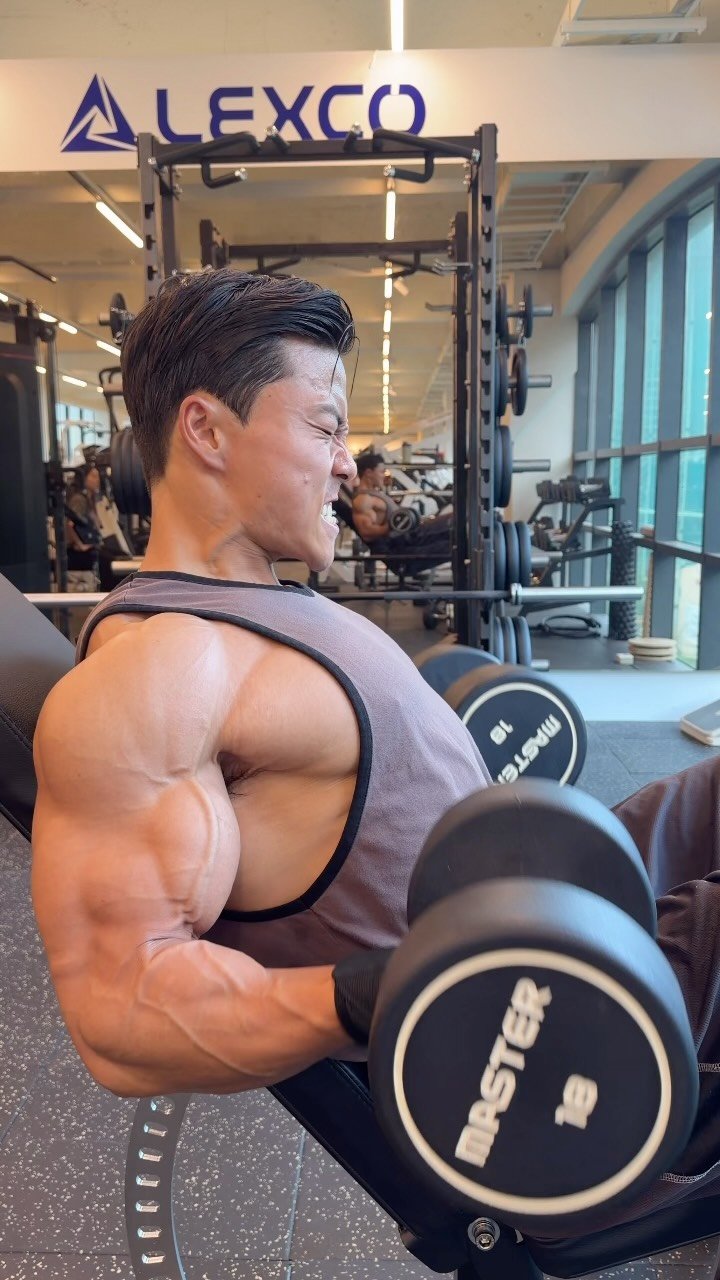 korean_hercules_ 게시물 이미지: 🔥정진🔥

9weeks out‼️‼️‼️

자신감은 항상
행동 뒤에...