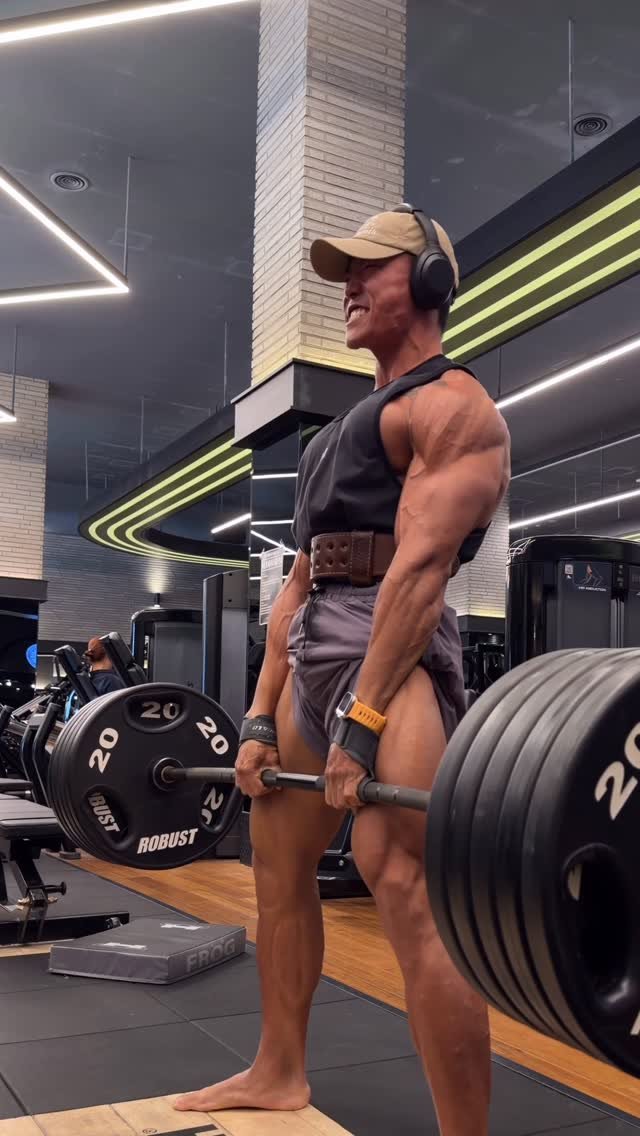 korean_hercules_ 게시물 이미지: 🔥정진🔥

D-7‼️‼️‼️

Dead Lift 220kg (네거티브)

시합 전...