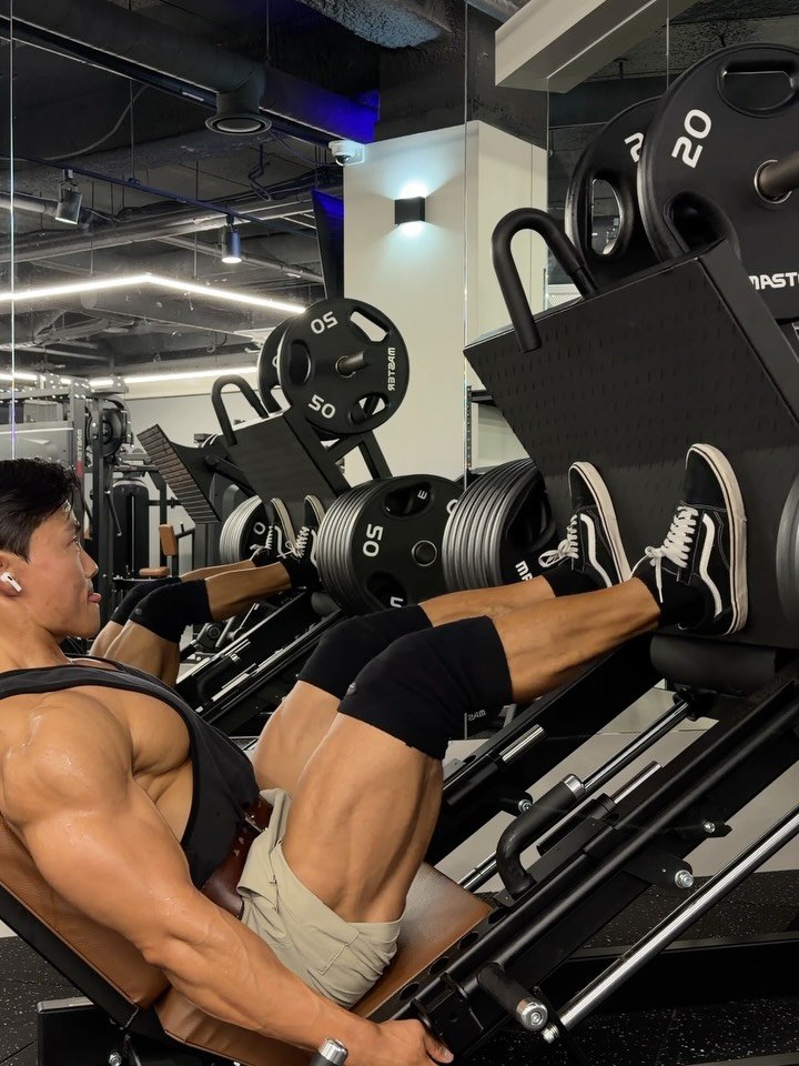 korean_hercules_ 게시물 이미지: 🔥정진🔥

곧 있을 프로쇼에서
모든 걸 쏟아부을 준비‼

오늘도 차곡차곡 채우는...