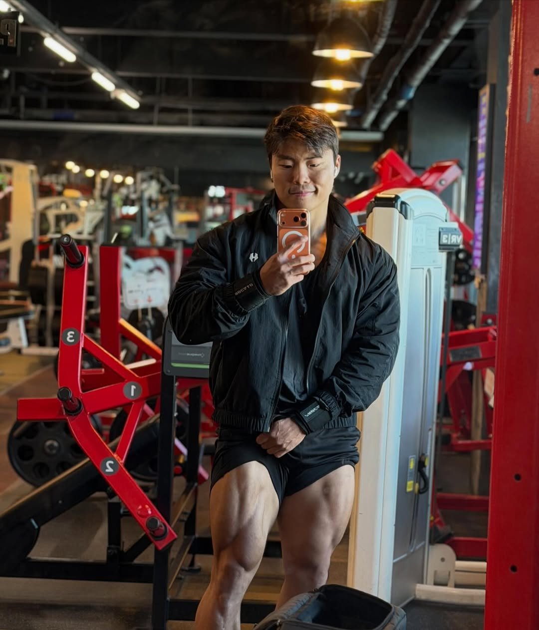 Photo by 코리안헤라클레스 이용승🇰🇷 on February 17, 2026. May be an image of body building and text.