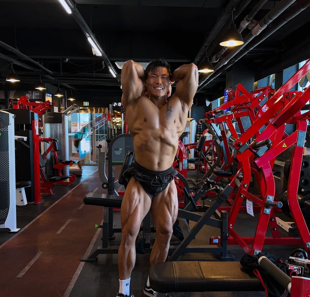 Photo by 코리안헤라클레스 이용승🇰🇷 on December 24, 2025. May be an image of one or more people, biceps, people bodybuilding and text.