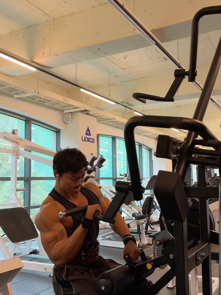 korean_hercules_ 게시물 이미지: 🔥정진🔥

힘껏 당기기‼️‼️‼️

태도는 매일 반복해야 쌓인다. 

오늘도 반복...
