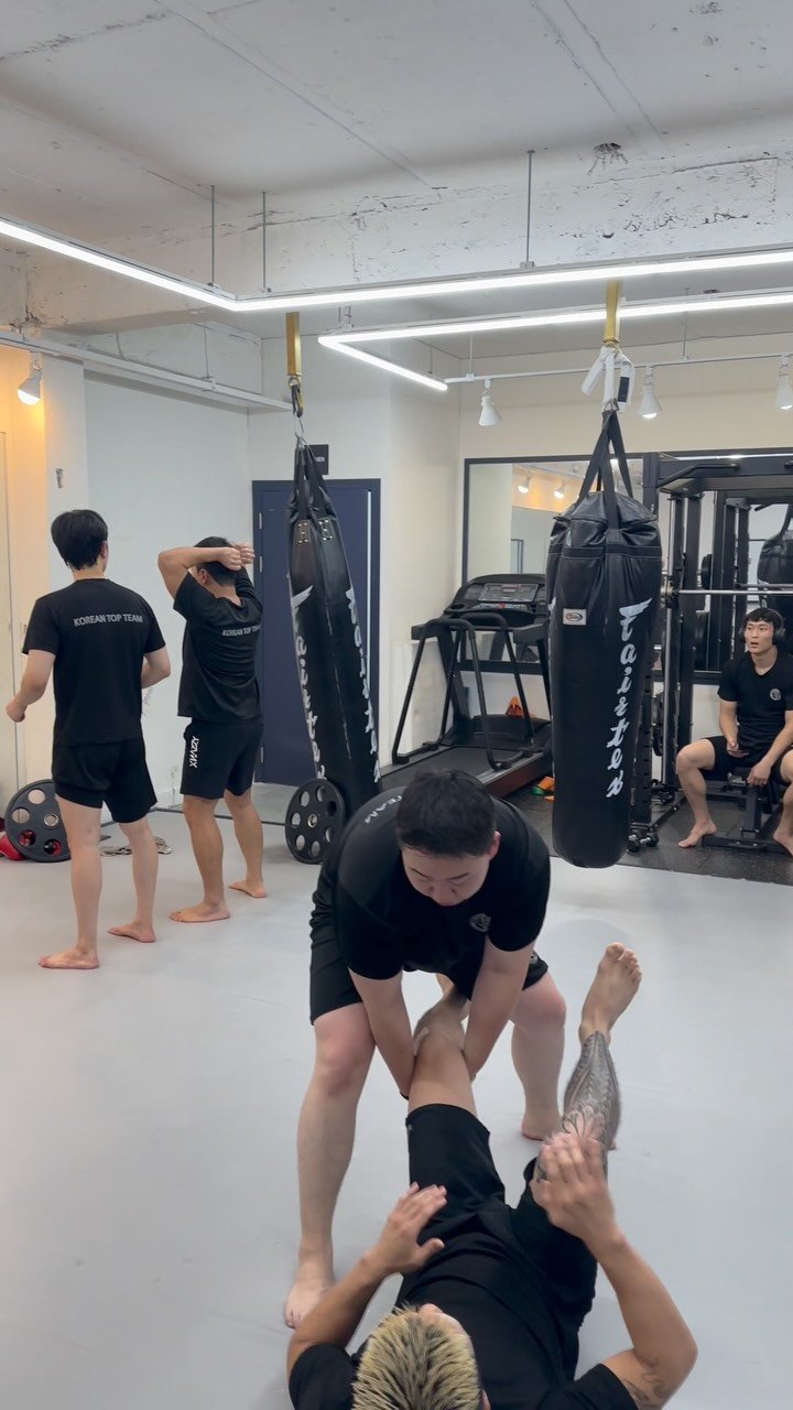 koreantopteam_ydp 게시물 이미지: 날씨가 너무 핫해핫해🔥
그래도 운동은 포기못해🥊
.
.
🏆영등포 유일 종합격투기...