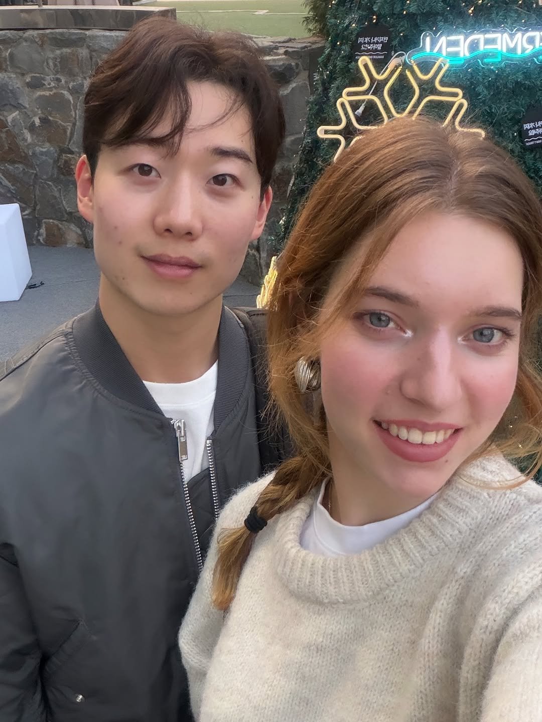 korfracouple 게시물 이미지: 벌써 크리스마스 느낌 낭낭한 한국!!!
오랜만에 포스팅이네요 ㅎㅎ 
It’s...