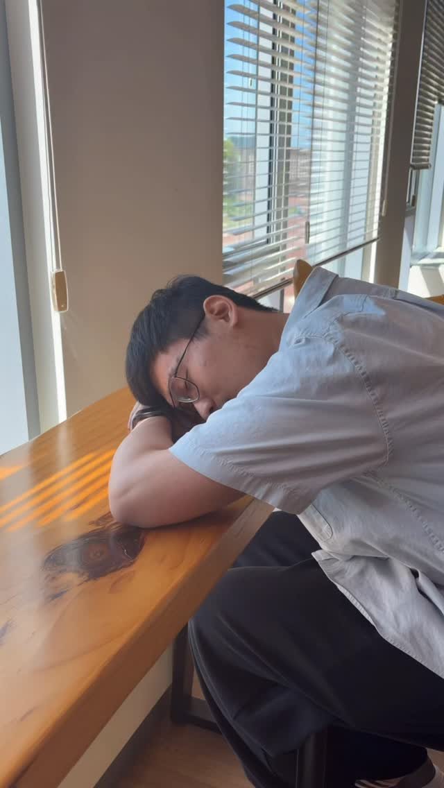 krihs_official 게시물 이미지: 🎵 자려고😪 누웠는데🛌 갑자기🫢

🏃 운동하고
📚 공부하고
💻 일하고
🚲 자전거...