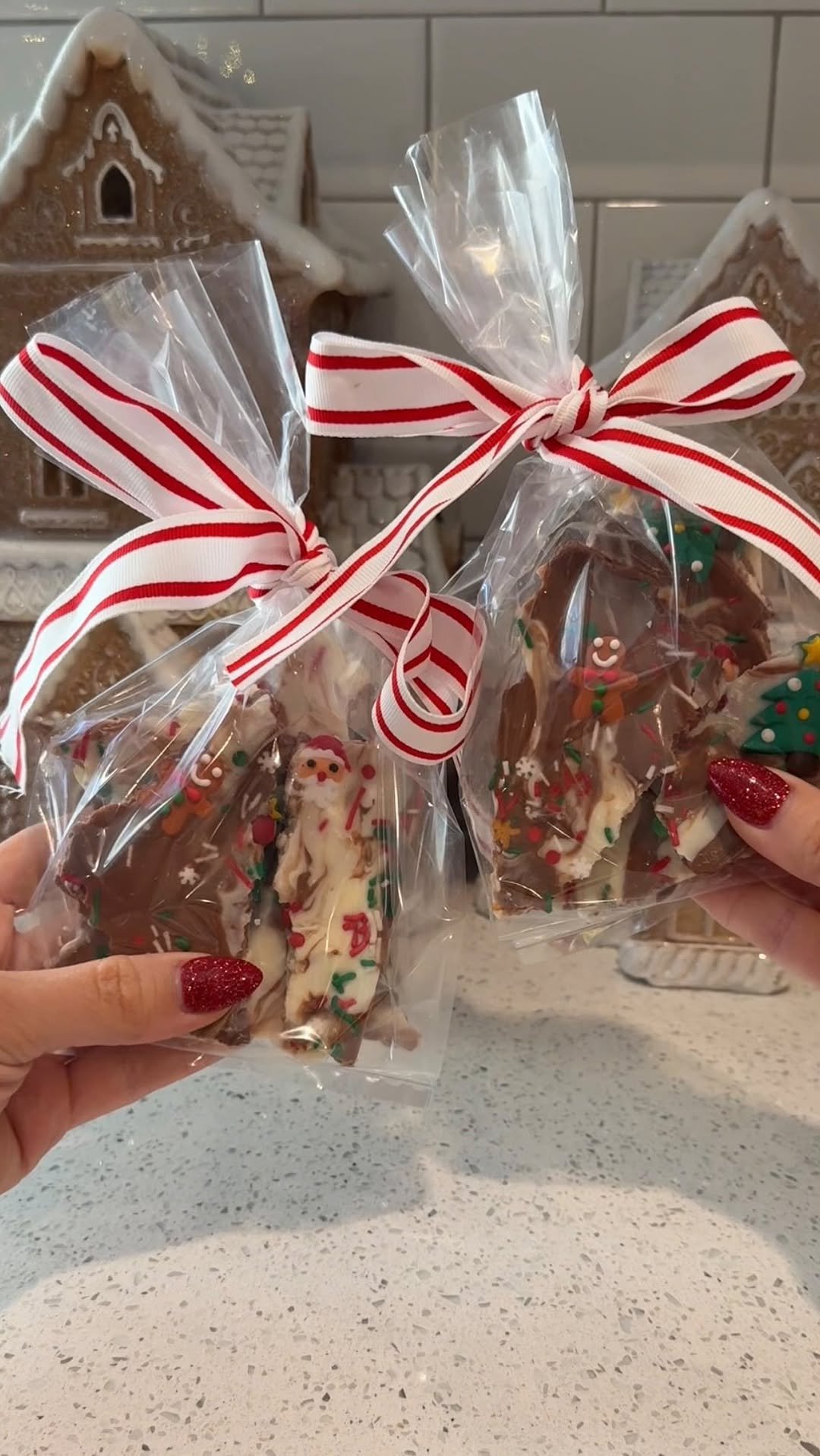 kristinnicolemiller_ 게시물 이미지: Homemade christmas bark🎄🎅🏼Give to coworkers,...