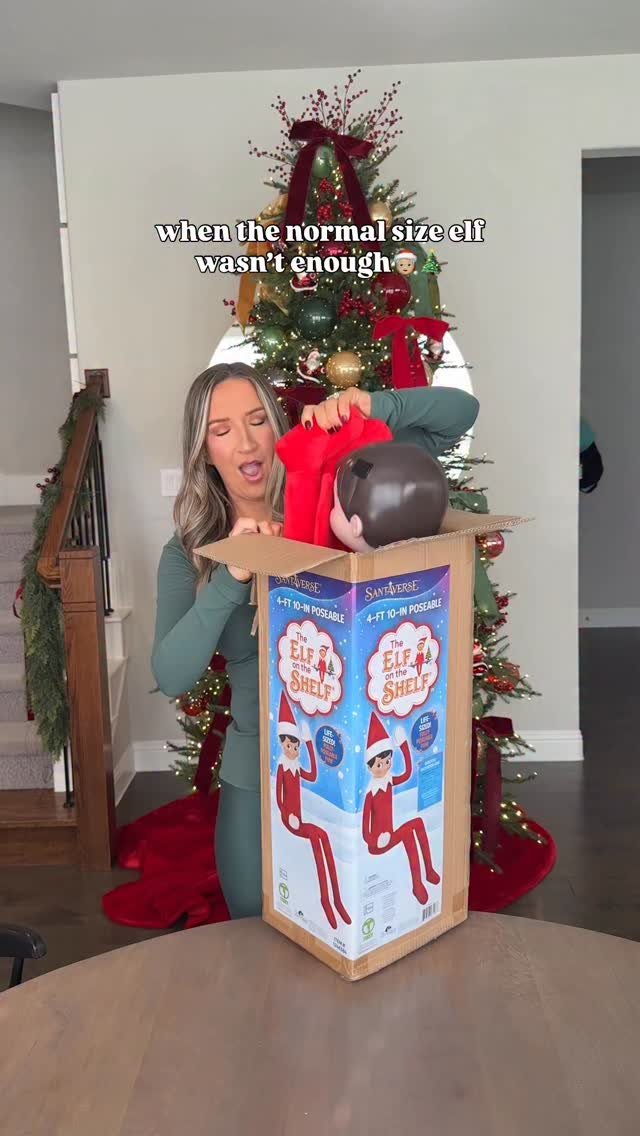 kristinnicolemiller_ 게시물 이미지: Is he creepy or cute? We can’t tell🤣🎅🏼Comment...