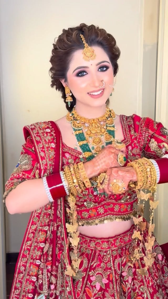 kritids 게시물 이미지: Kaisa lagga ye look? Jaldi se comment karke...