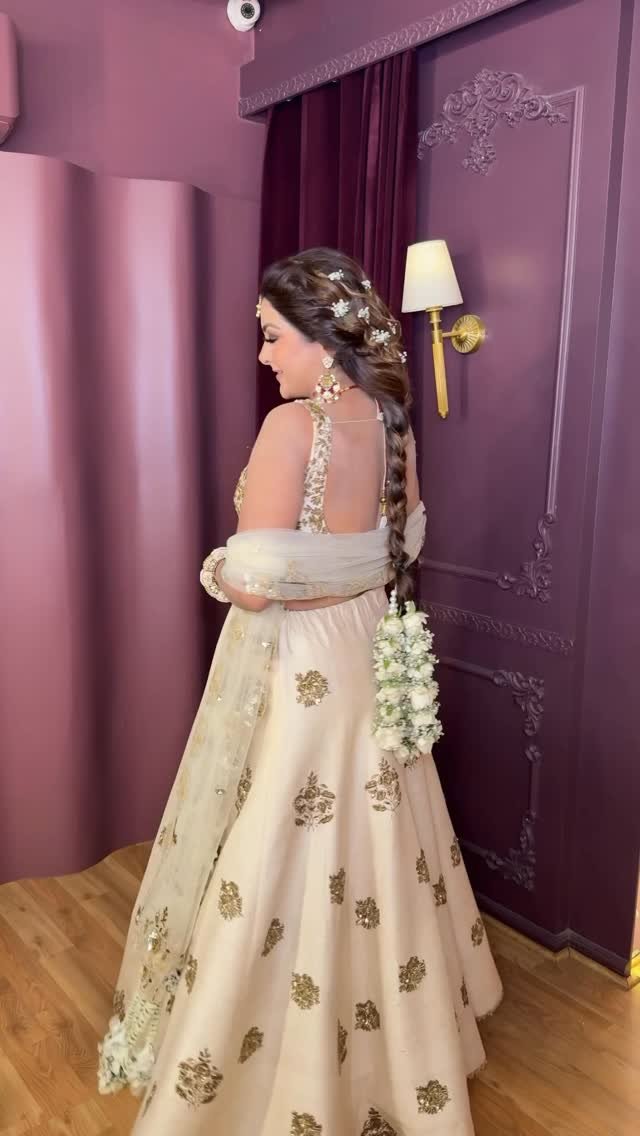 kritids 게시물 이미지: My Holi party look 😍🫶🏻

Jewellery:...