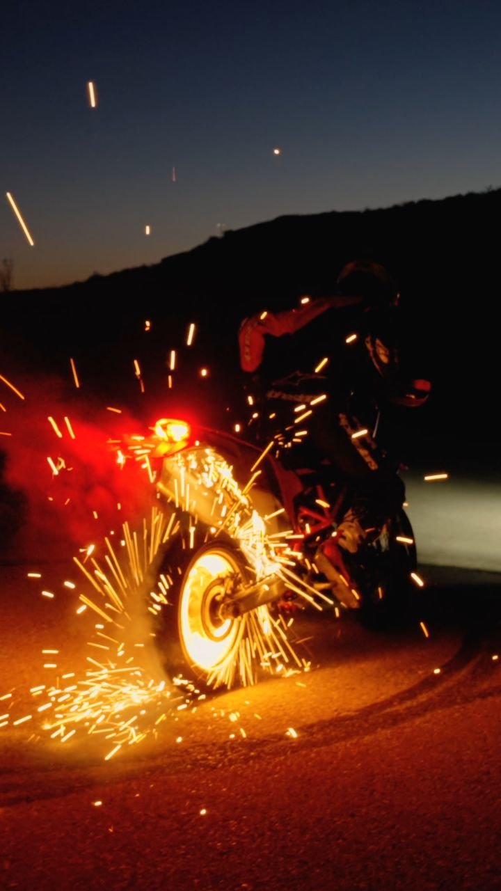 ktm_official 게시물 이미지: 2026 starts now! Are you READY? 🔥

#KTM #ReadyToRace