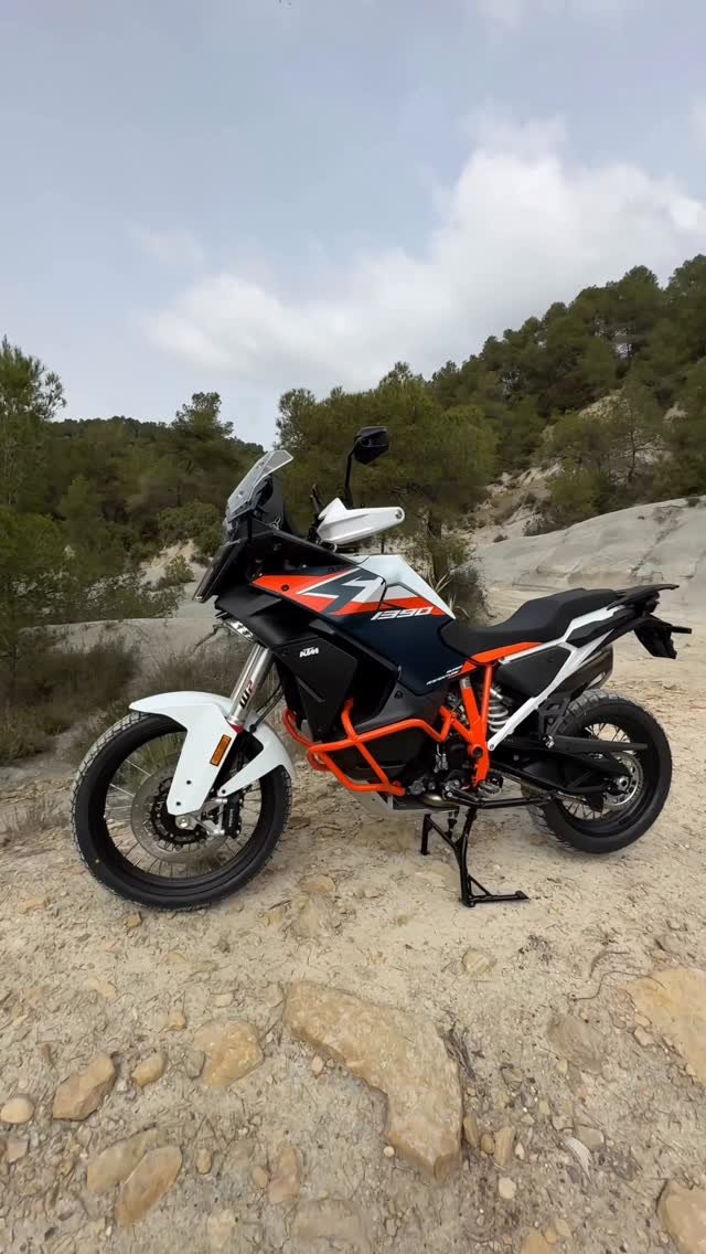 ktm_official 게시물 이미지: Ready to expand your horizons - ready to blaze...