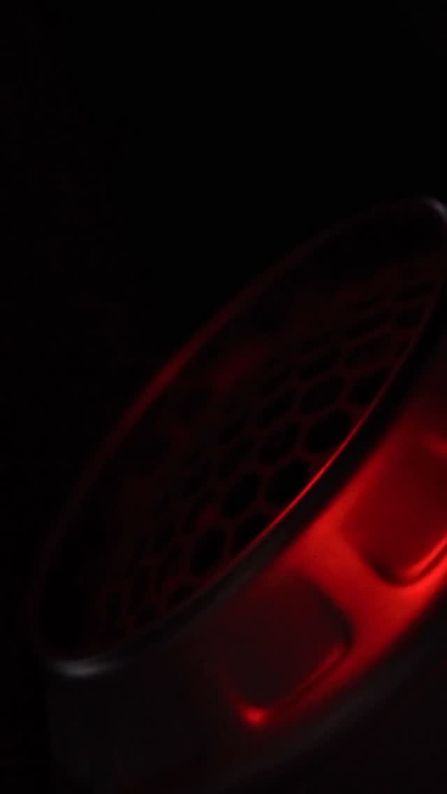 ktm_official 게시물 이미지: Stripped back. Dialed in.

Tune in tomorrow...