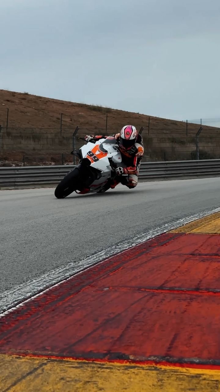 ktm_official 게시물 이미지: Raw sound, ultimate precision, pure track, the...