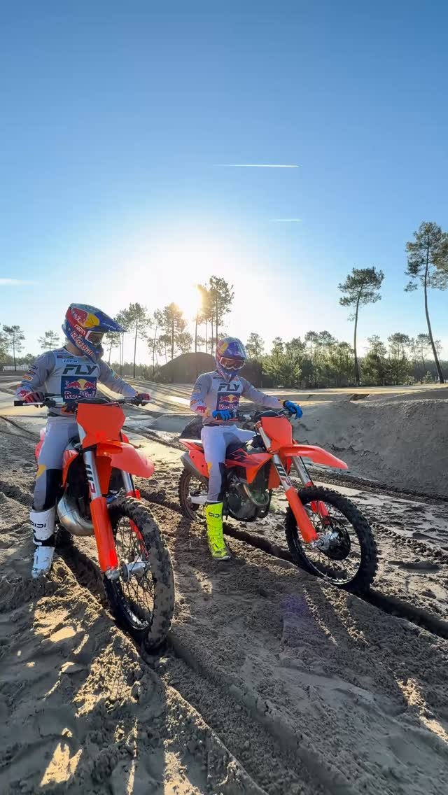 ktm_official 게시물 이미지: 2-stroke or 4-stroke? 💨🚀

Your MXGP and MX2...