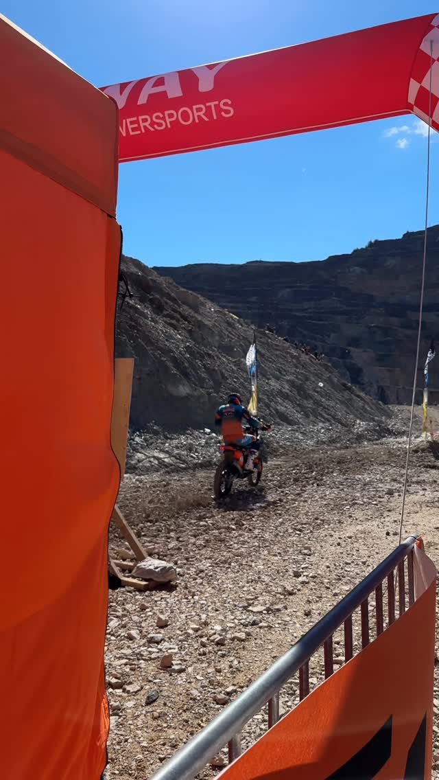 ktmfactoryracing 게시물 이미지: From the paddock to the prologue. ✊⛰️

#KTM...